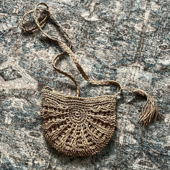 Lovely little woven purse. - Picture 2 of 4